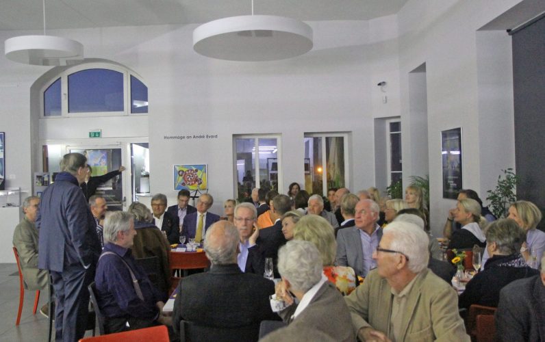 Jürgen-Messmer-und-die-geladenen-Gäste