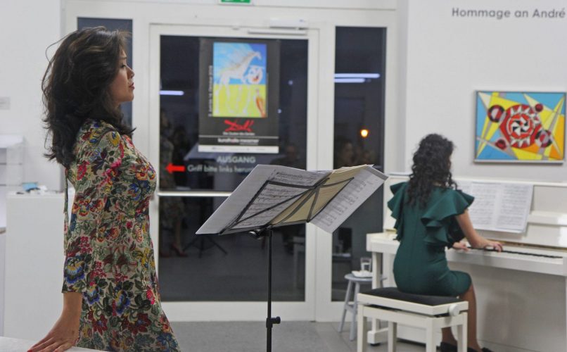 Lea-Messmer-und-Biljana-Knab-während-des-Auftritts